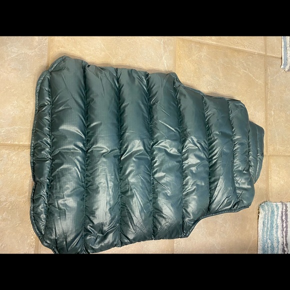 J. Crew XS puffer vest - Picture 6 of 7